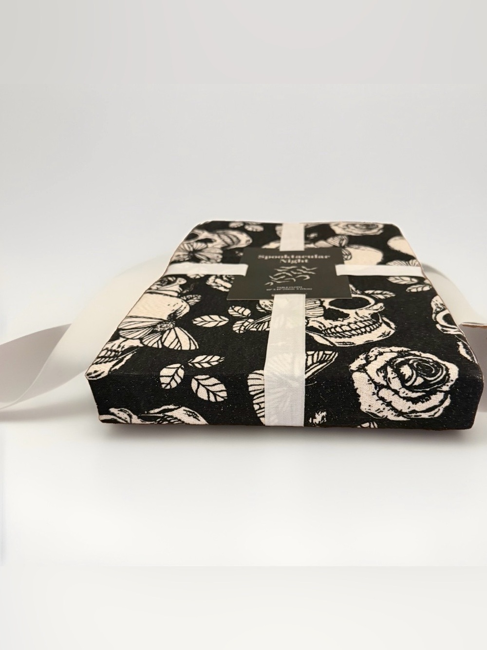 Spooktacular Night Black & White Skull Tablecloth Size 60”x84” NWT - Picture 2 of 6